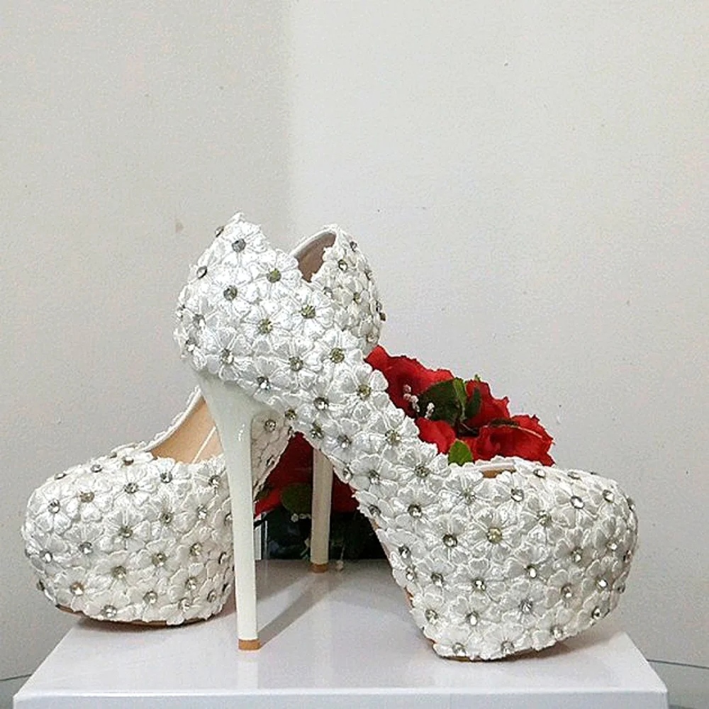 SALE🎁NIB🎁FREE GIFT INCLUDED🎁NWT Rhinestone Embroidery Stiletto High Heel Pump - Picture 9 of 16